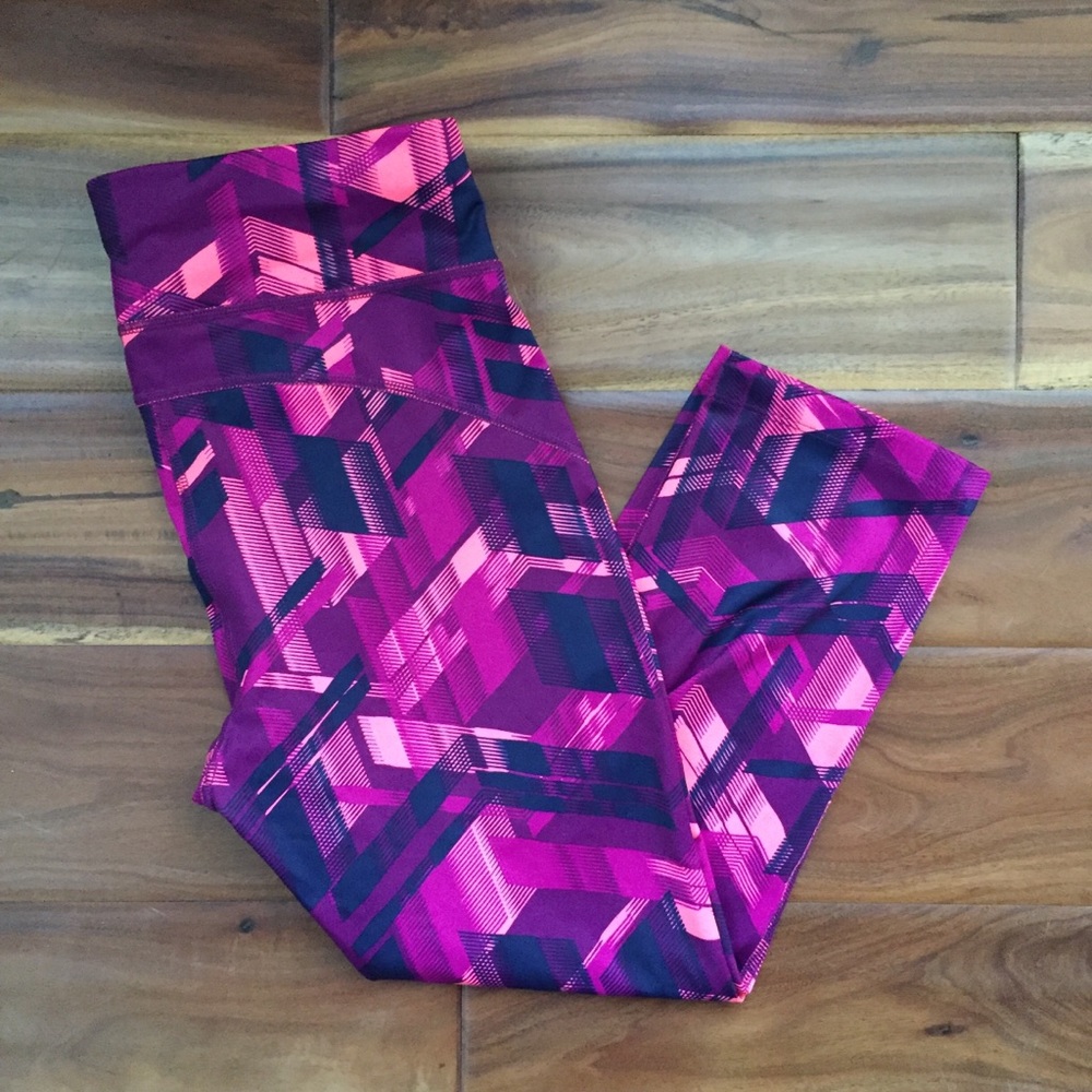 NWOT Xersion Pink Workout Half-Tights